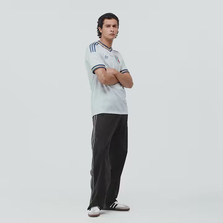 Italy 26 Away Jersey